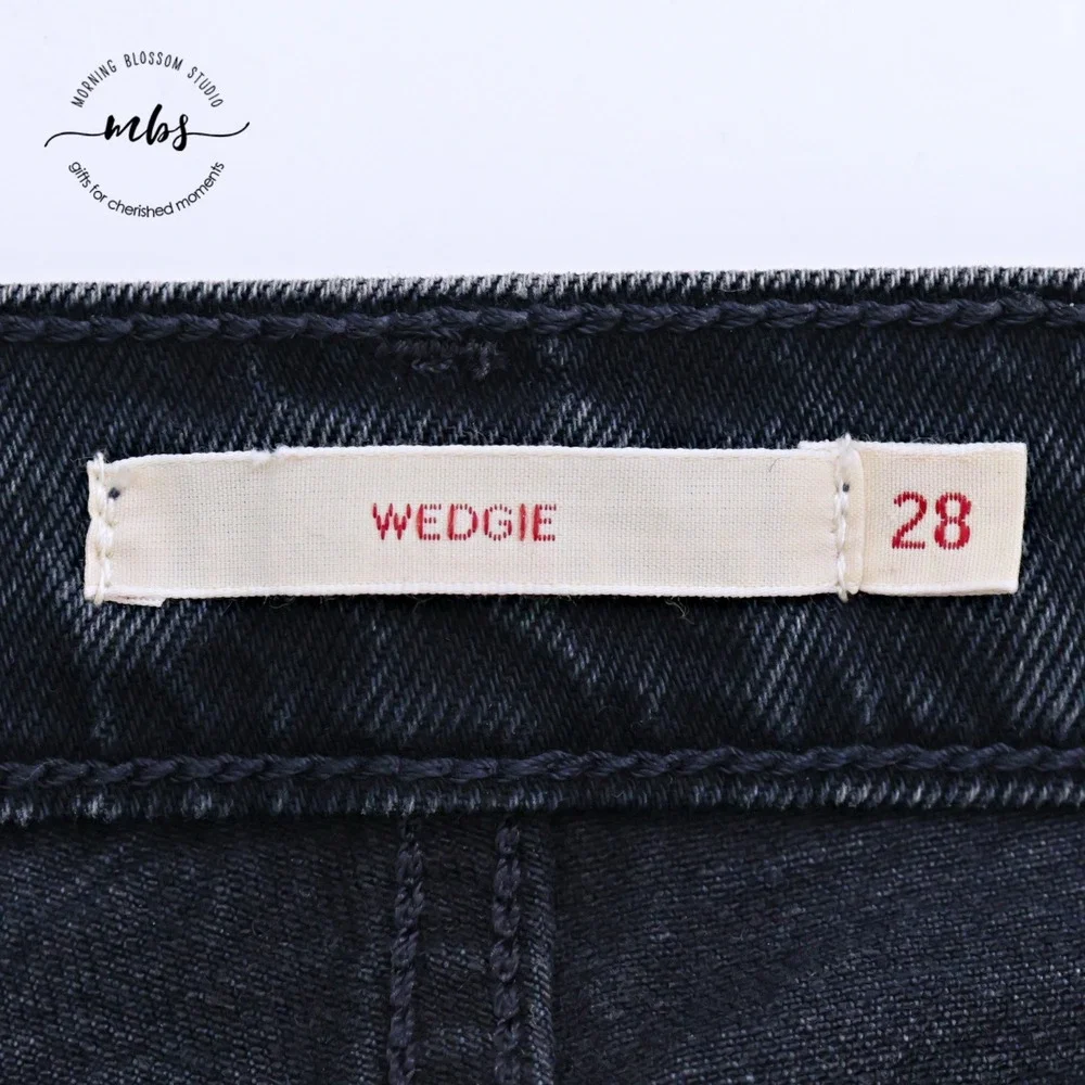 Levi's Premium Wedgie Distressed Button Fly Cropped Raw Hem Jeans Blue Women 28
